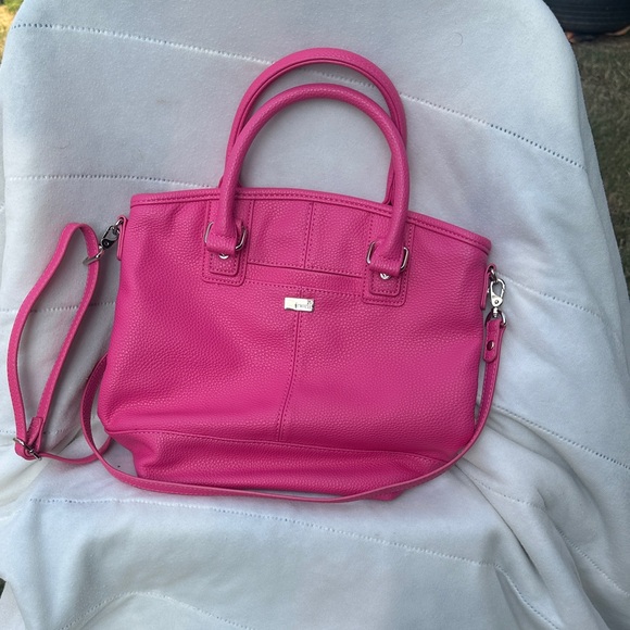 Jewell Handbags - Chic Hot Pink Satchel Bag with removal shoulder strap. Jewell by Thirty-One